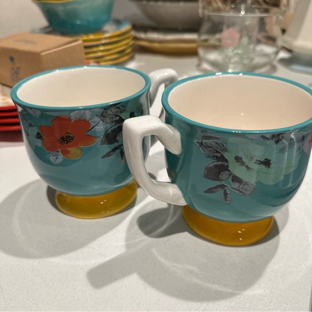 2 Pioneer Woman Flea Market Mugs Coffee Floral Turquoise Yellow Footed SET 12oz